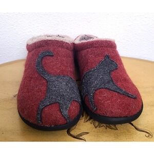 L.L. Bean US 7 Red Felted Wool Cat Slippers Cozy Cabin Cottagecore Farm Warm